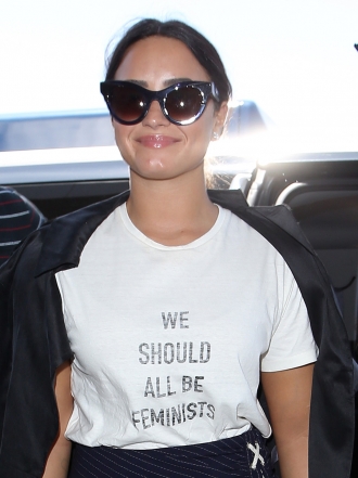 Las famosas y sus camisetas con mensajes