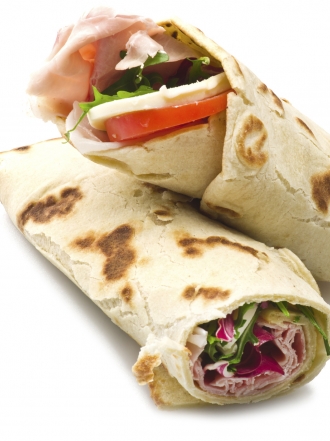 Fajitas de calabacín, pollo y rúcula