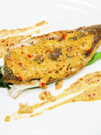 Bacalao fresco con salsa aromática de mostaza