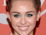 Miley Cyrus, enamorada… de su abuela: su nuevo tatuaje