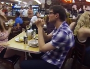 Las películas hechas realidad: el orgasmo de Meg Ryan en un restaurante