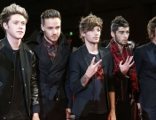 One Direction la lía en un aeropuerto: la locura de sus fans