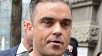 Robbie Williams adicto a la marihuana, piensa en verde