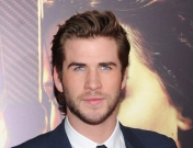 Liam Hemsworth no se decide, ahora echa de menos a Miley Cyrus
