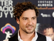 David Bisbal, sin La Voz y sin novia, pero con nuevo single