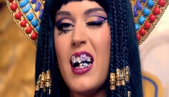 Katy Perry, como Elizabeth Taylor: la Cleopatra del siglo XXI