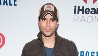 Enrique Iglesias, amenazado por su sexual videoclip