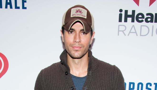 Enrique Iglesias, amenazado por su sexual videoclip