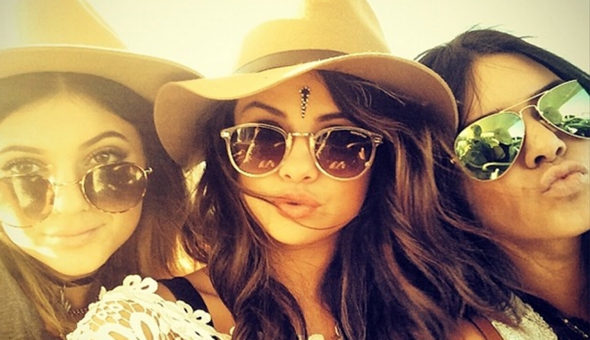 Selena Gomez, de fiestón con sus amigas en Coachella 2014
