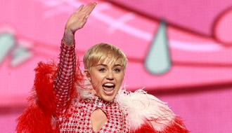 Vuelve Miley Cyrus: desnuda y muy provocativa en su nuevo vídeo