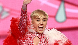 Miley Cyrus cumple con las expectativas en España: se desnuda