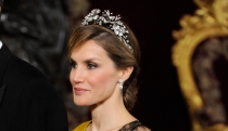 Una coronación perfecta para Letizia: sin Reyes, sin Infantas y sin misa