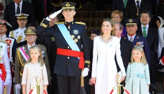 Letizia, Leonor, Sofía... Los mejores y peores looks de la coronación de Felipe VI