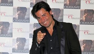 Videoclip oficial de 'Humanos a Marte', el último éxito de Chayanne