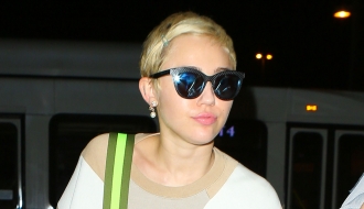 El vídeo de la caída Miley Cyrus en pleno concierto