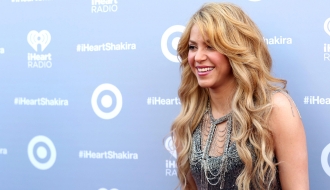 Shakira se desnuda para enseñar su sonrisa