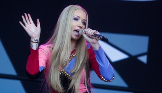 El descuido de Iggy Azalea que dejó su entrepierna al aire
