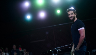 Pablo Alborán pone música a lo nuevo de Mario Casas, Palmeras en la nieve