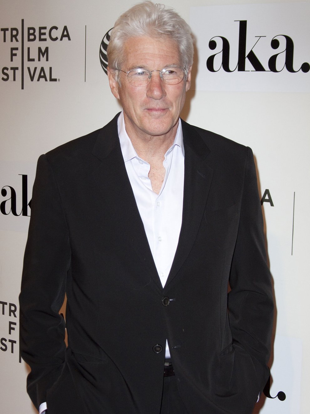 La novia de Richard Gere quiere casarse con él