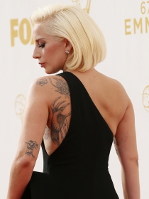 Lady Gaga o Miley Cyrus: ficha los tatuajes de las famosas
