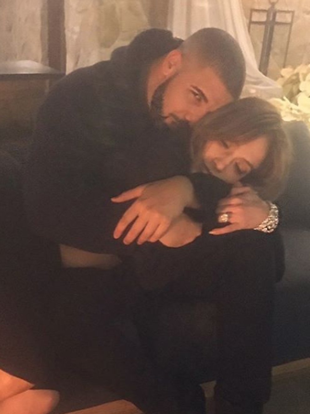Así es el juego entre Drake y JLo que cabrea a Rihanna
