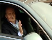 El Rey Juan Carlos vuelve al trabajo para frenar la crisis monárquica