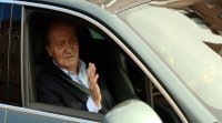El Rey Juan Carlos vuelve al trabajo para frenar la crisis monárquica