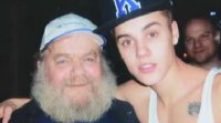 Justin Bieber sí gasta dinero con Selena Gomez: sus abuelos, arruinados