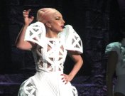 Locura por Lady Gaga: la manicura más cara de la historia