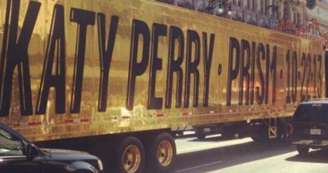 Katy Perry ha utilizado un camión para promocionar su último disco Prism Katy Perry ha utilizado un camión para promocionar su último disco Prism