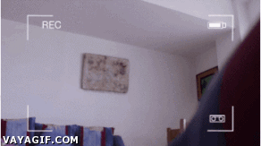 Un fantasma en la noche de Halloween.  Un fantasma en la noche de Halloween.