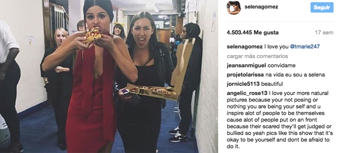 convierte en la reina de instagram selena comiendo