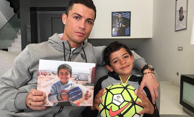Cristiano Ronaldo, todo un padrazo. Solidarios Cristiano Ronaldo, todo un padrazo. Solidarios