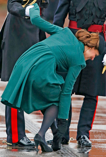 Kate Middleton, incidente con el tacón Kate Middleton, incidente con el tacón