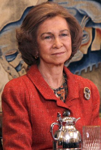 La primera foto de la Reina Sofía tras saberse que la Infanta Cristina está imputada por el caso Nóos La primera foto de la Reina Sofía tras saberse que la Infanta Cristina está imputada por el caso Nóos