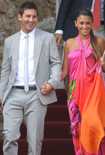 Antonella Roccuzzo y Leo Messi. Antonella Roccuzzo y Leo Messi.