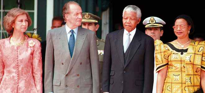 Nelson Mandela con los Reyes de España.