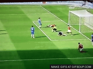 Gol absurdo de Chicharito