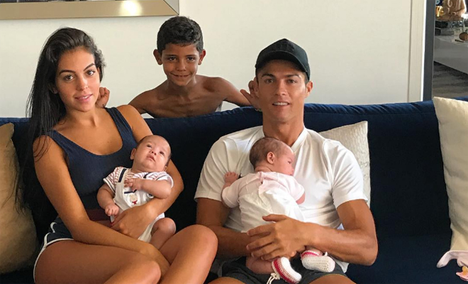 cristiano ronaldo, todo un padrazo junto con georgina cristiano ronaldo, todo un padrazo junto con georgina