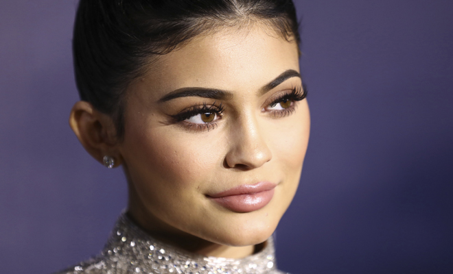 Kylie Jenner, labios hidratados y bonitos Kylie Jenner, labios hidratados y bonitos