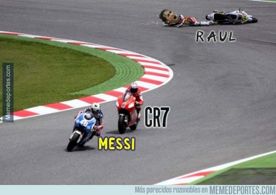 Meme de Raul en moto por los suelos ante Messi y CR7