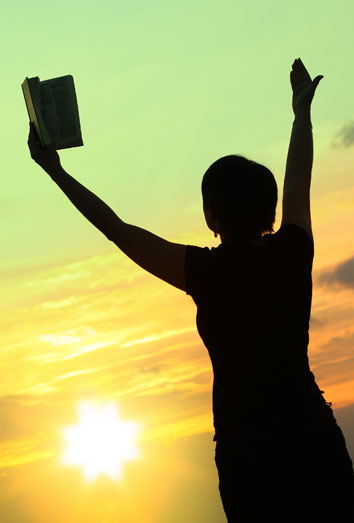 Mensajes bíblicos: busca la felicidad en la Biblia