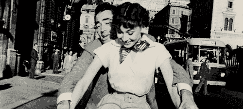 Gif de Vacaciones en Roma: Cómo terminar una relación como en las películas. 