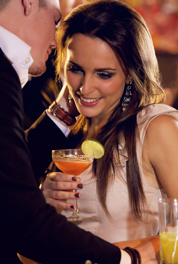 Ese hombre se ha fijado en ti Cómo saber si un hombre se ha fijado en ti