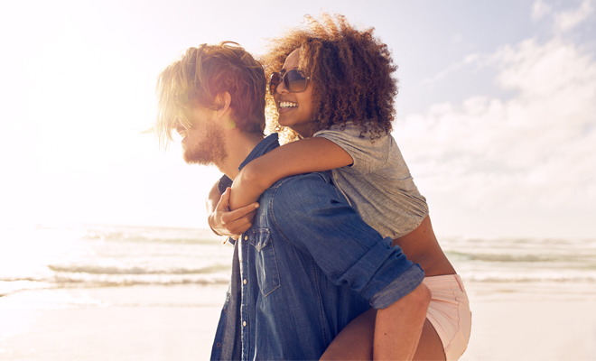 pareja playa