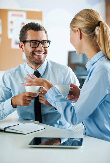 212409-ofi pareja en la oficina