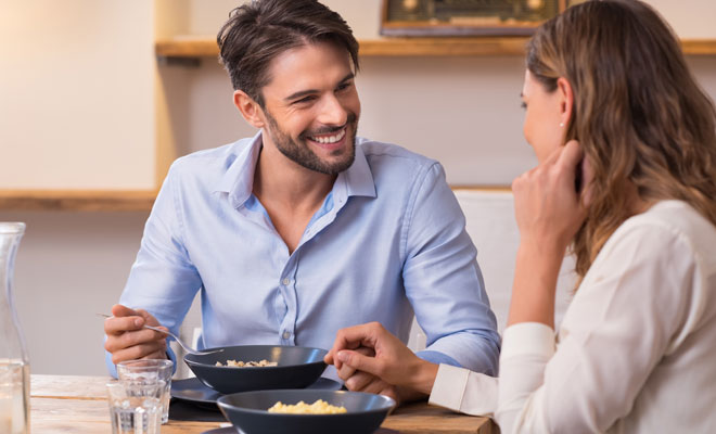 Los beneficios de comer en pareja