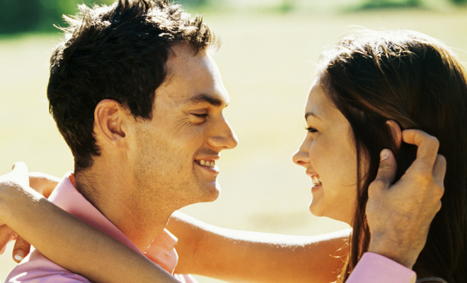 Cómo descubrir si está enamorado de ti Cómo descubrir si está enamorado de ti