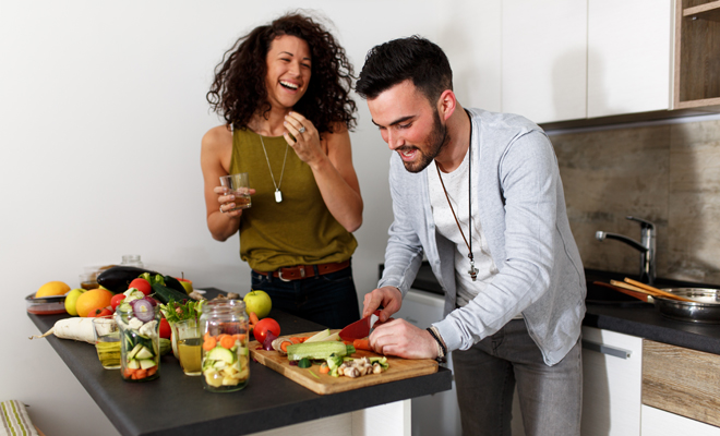 Prepara una cita perfecta en casa con el horóscopo