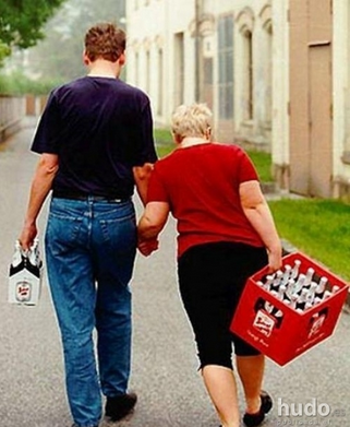 Mujeres y hombres Mujeres y hombres